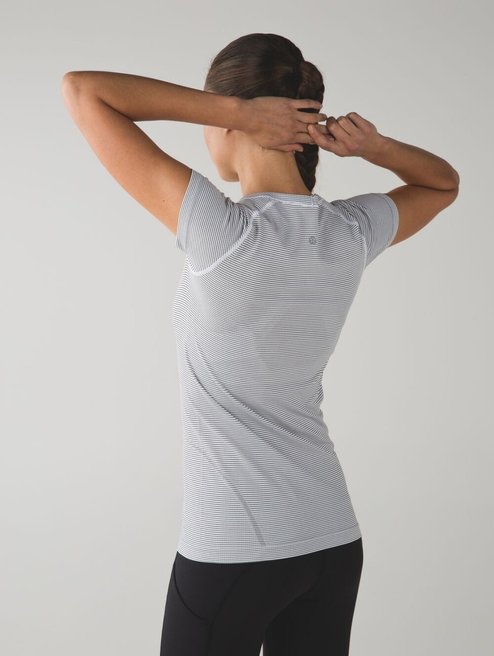 Lululemon Run: Swiftly Tech Short Sleeve Tshirt Size 6